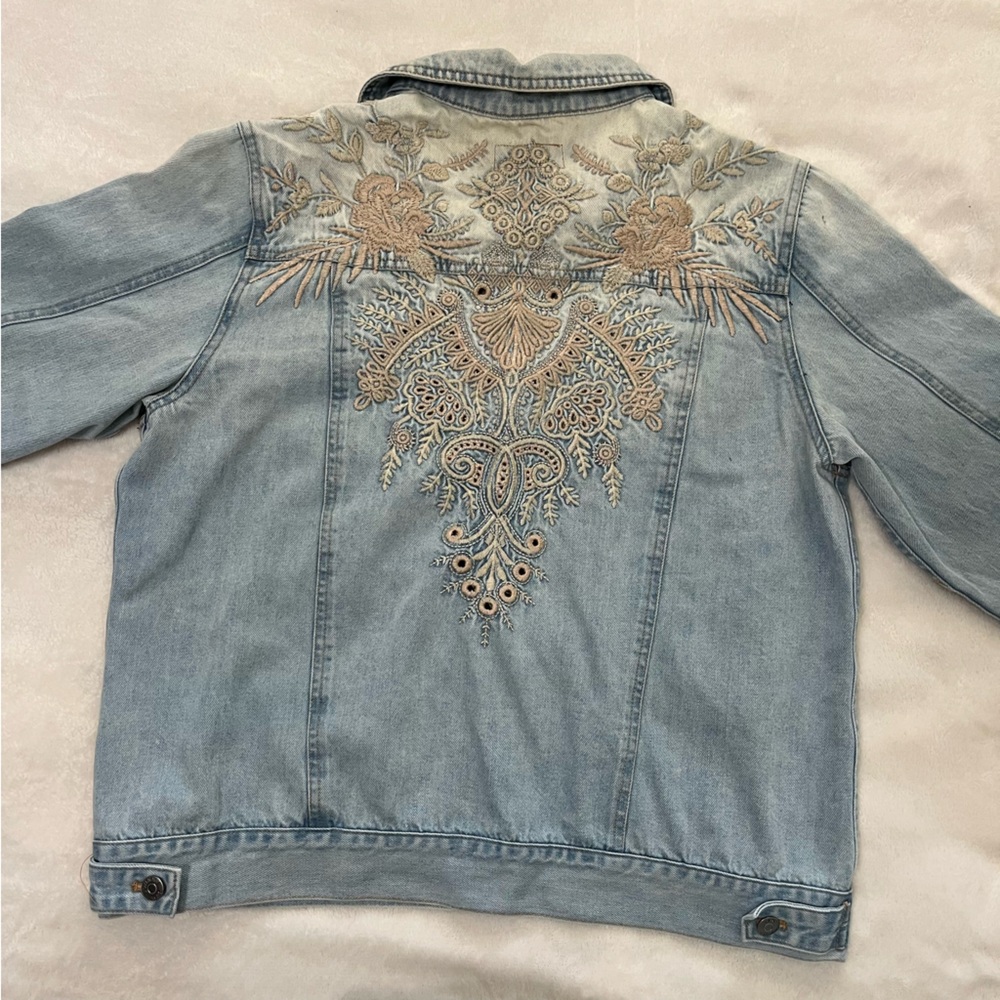 Johnny Was Workshop Embroidered Light Wash Denim Jean Jacket